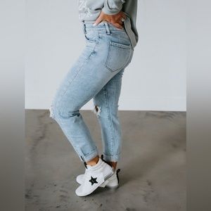 𝅺PACSUN Light Blue Ripped Boyfriend
Jeans | PacSun